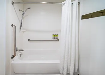 Candlewood Suites Muskogee by IHG hotel thumbnail 4