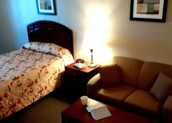 R&R Inn hotel thumbnail 5