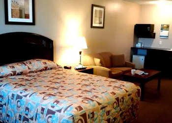 R&R Inn hotel thumbnail 6