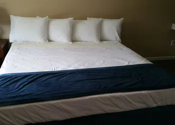 Steelhead Inn hotel thumbnail 3