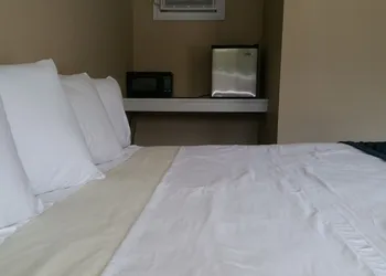 Steelhead Inn hotel thumbnail 4