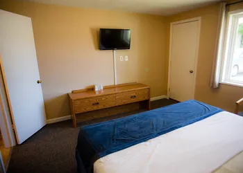 Steelhead Inn hotel thumbnail 6