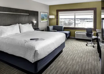 Holiday Inn Express & Suites Coldwater by IHG hotel thumbnail 2