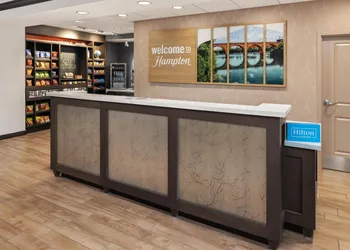Hampton Inn Minneapolis-Roseville hotel thumbnail 4