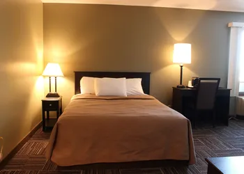 Sunlac Inn Devils Lake hotel thumbnail 7