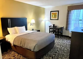 Quality Inn & Suites Clemmons I-40 hotel thumbnail 5
