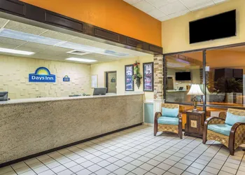 Days Inn by Wyndham Lake Park/Valdosta hotel thumbnail 2