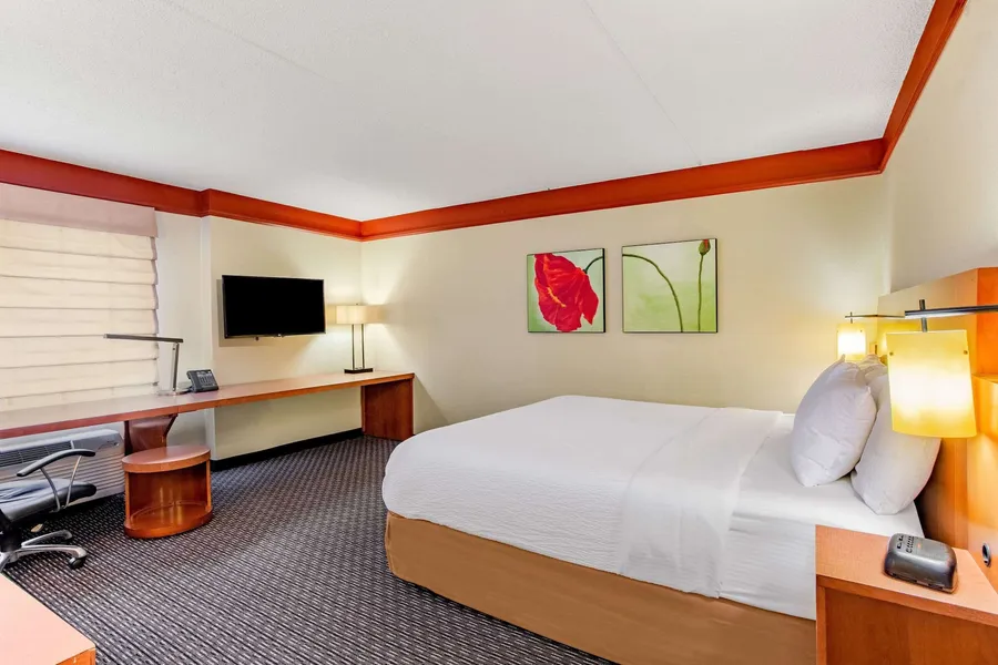 La Quinta Inn & Suites by Wyndham Raleigh/Durham Southpoint hotel detail image 6