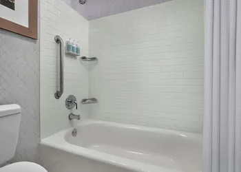 Springhill Suites by Marriott Chicago Downtown/ River North hotel thumbnail 4