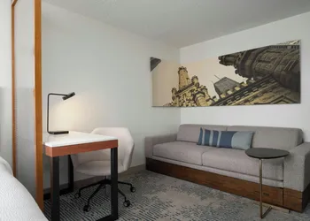 Springhill Suites by Marriott Chicago Downtown/ River North hotel thumbnail 5