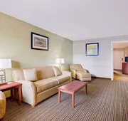Baymont by Wyndham Jacksonville Orange Park hotel detail image 7