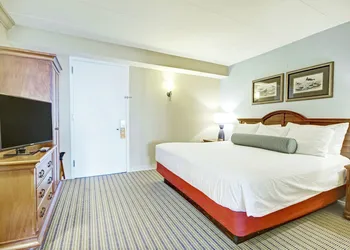 Club Wyndham Inn on Long Wharf hotel thumbnail 4