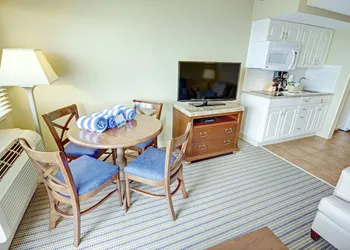 Club Wyndham Inn on Long Wharf hotel thumbnail 6