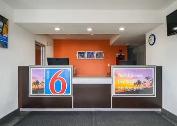 Motel 6 Lost Hills CA hotel thumbnail 3