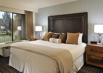 The Lodge at Eagle Crest Resort hotel thumbnail 4
