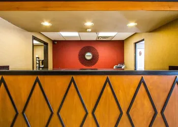 Rodeway Inn & Suites Clarksville near Governors Square Mall hotel thumbnail 2