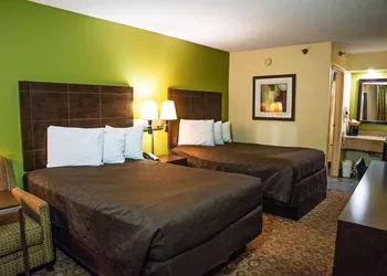Rodeway Inn & Suites Clarksville near Governors Square Mall hotel thumbnail 5
