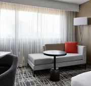 Nashville Airport Marriott hotel detail image 4