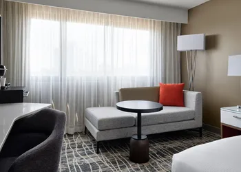 Nashville Airport Marriott hotel thumbnail 4