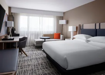 Nashville Airport Marriott hotel thumbnail 5
