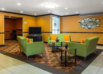 Studios & Suites 4 Less Charlotte hotel thumbnail 5