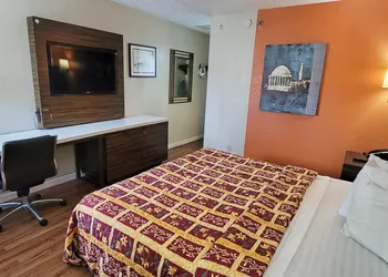 Studios & Suites 4 Less Charlotte hotel thumbnail 7