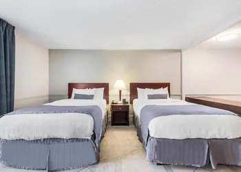 The Blu Hotel Blue Ash Cincinnati, an Ascend Collection Hotel hotel thumbnail 6
