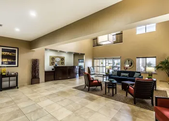 Comfort Suites Houston IAH Airport - Beltway 8 hotel thumbnail 6