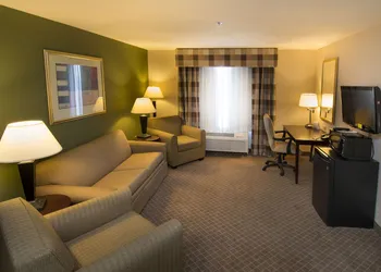 Holiday Inn Kansas City Airport by IHG hotel thumbnail 3