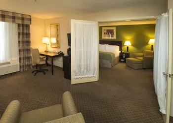 Holiday Inn Kansas City Airport by IHG hotel thumbnail 4
