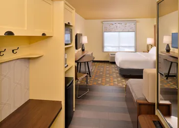 Holiday Inn Kansas City Airport by IHG hotel thumbnail 6