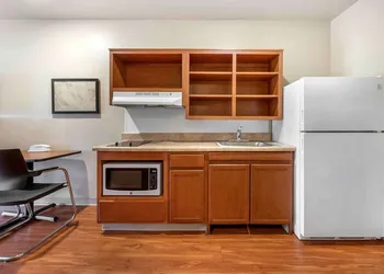 Extended Stay America Select Suites - Wichita - Airport hotel thumbnail 5