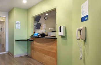 Extended Stay America Select Suites - Wichita - Airport hotel thumbnail 3