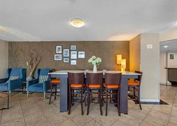 Quality Inn & Suites - Toronto West hotel thumbnail 5