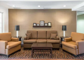 MainStay Suites Pittsburgh Airport hotel thumbnail 2