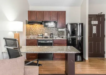 MainStay Suites Pittsburgh Airport hotel thumbnail 5