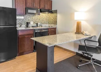MainStay Suites Pittsburgh Airport hotel thumbnail 6