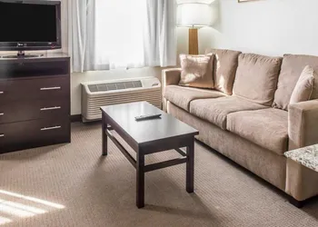 MainStay Suites Pittsburgh Airport hotel thumbnail 8