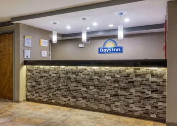Days Inn by Wyndham Florence Cincinnati Area hotel thumbnail 3