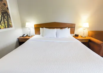 Days Inn by Wyndham Florence Cincinnati Area hotel thumbnail 8