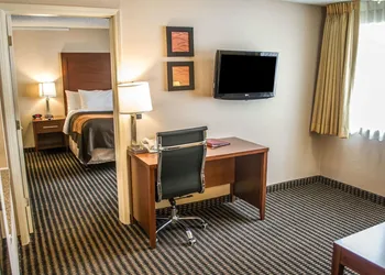 Comfort Inn & Suites Beaverton - Portland West hotel thumbnail 8