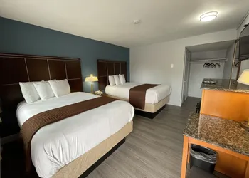 Pacific Inn hotel thumbnail 2