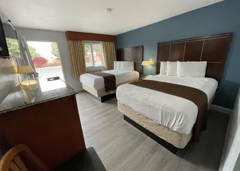 Pacific Inn hotel thumbnail 3