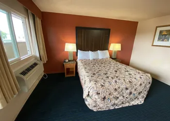 Pacific Inn hotel thumbnail 7
