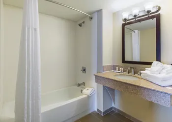 Comfort Inn & Suites SW Houston Sugarland hotel thumbnail 8