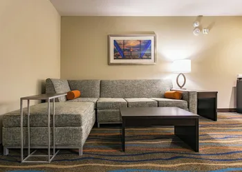 Holiday Inn & Suites Chattanooga Downtown by IHG hotel thumbnail 5
