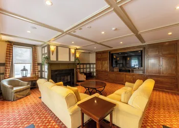 Seneca hotel thumbnail 3