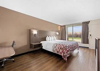 Red Roof Inn Charlotte - Airport hotel thumbnail 5