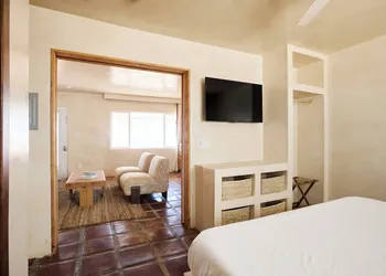 Los Bungalows hotel thumbnail 8
