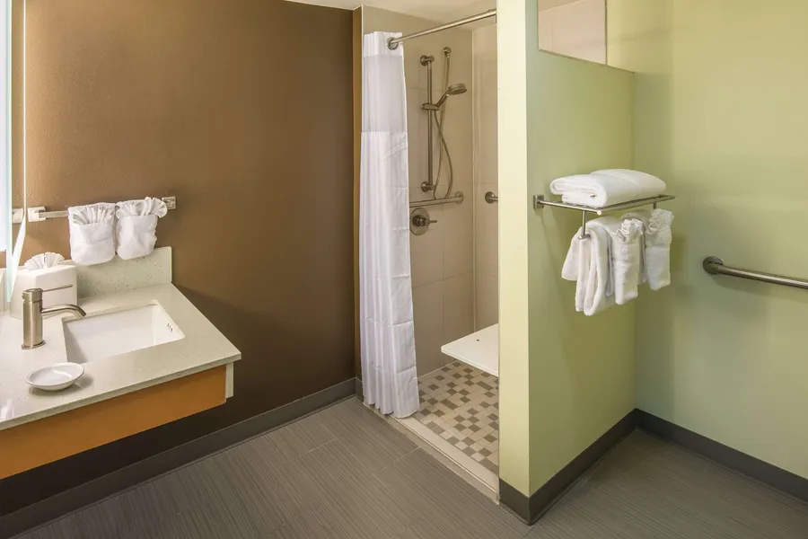 Red Lion Inn & Suites Everett hotel detail image 6